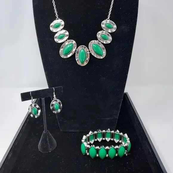 Necklace Bracelet Pierced Earrings Set Emerald Green Faux Stone Silver Tone 21" - Picture 1 of 8